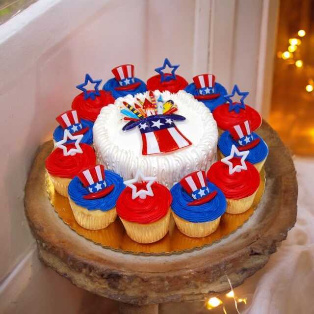 4th of July Cupcakes with 6 Inch Single Layer Round Cake