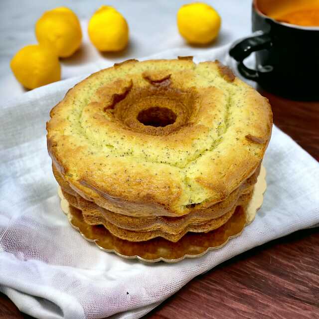 Shipper - Lemon Poppyseed Pound Cake 