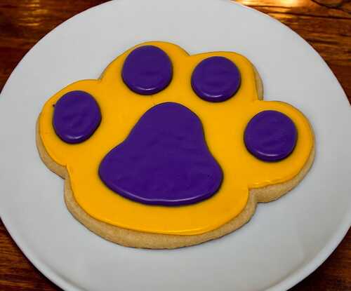 Tiger Paw Decorated Cookie (12)