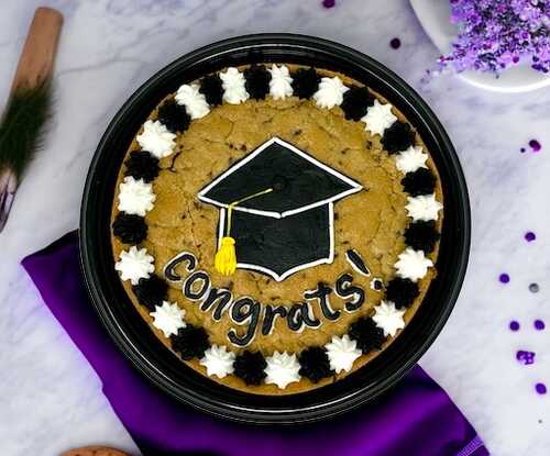 Piped Graduation Cap Cookie Cake