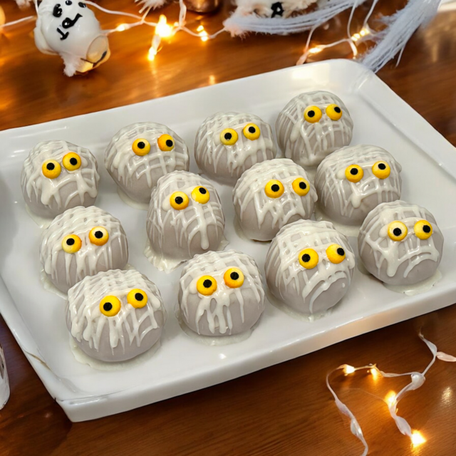 Mummy Cake Balls (12 Cake Balls)