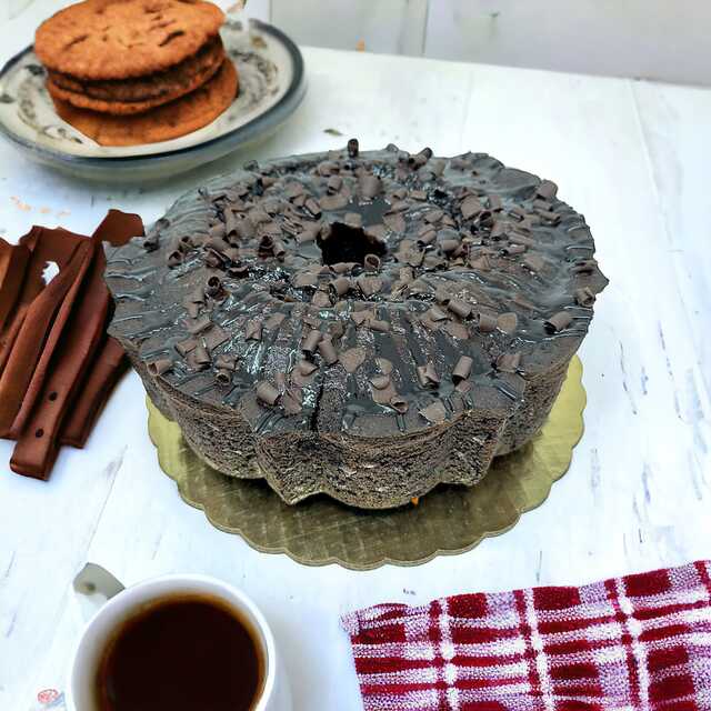 Shipper - Chocolate Pound Cake