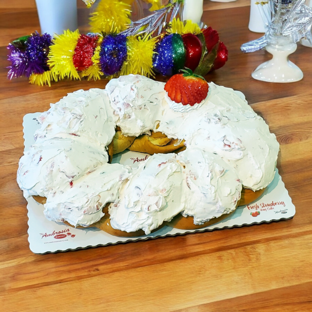 Fresh Strawberry King Cake for In-Store Pickup